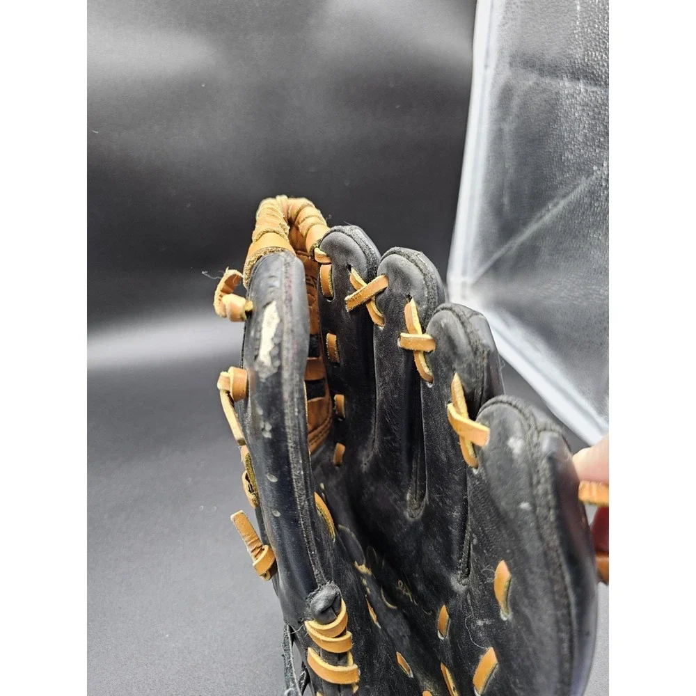 Rawlings baseball glove